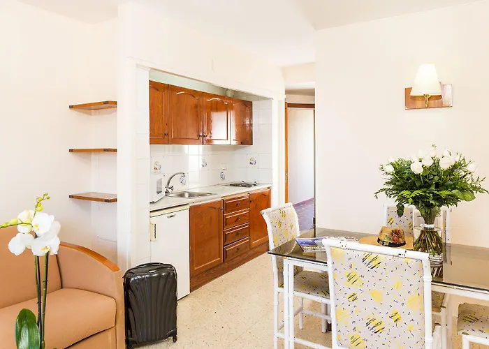 Guitart Lägenhetshotell 3*